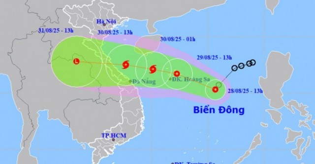 Áp thấp nhiệt đới sắp mạnh thành bão, hướng thẳ...