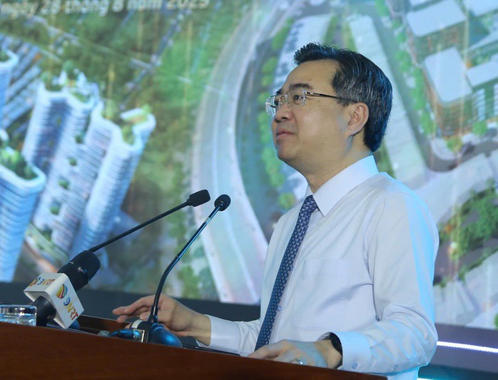 Ông Nguyễn Thanh Nghị phát biểu tại diễn đàn Tài chính Việt Nam 2025