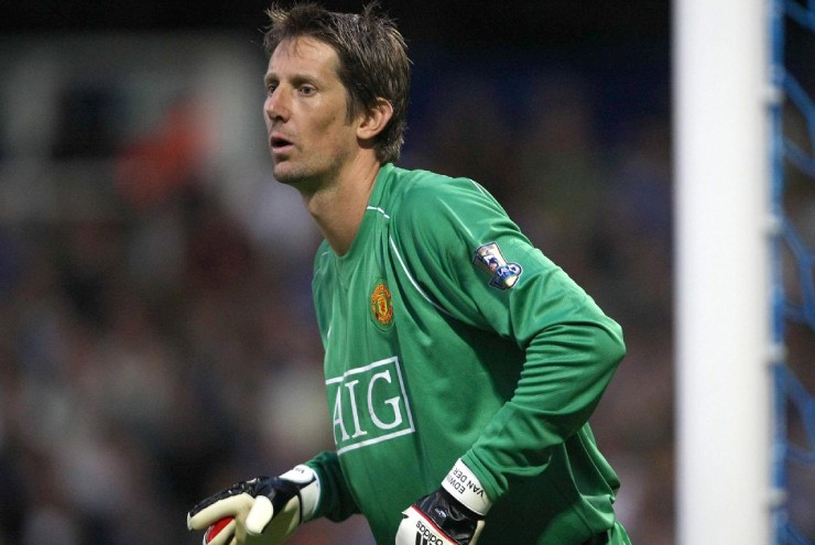 Thời kỳ huy hoàng của MU chỉ trở lại sau khi Edwin Van Der Sar gia nhập 