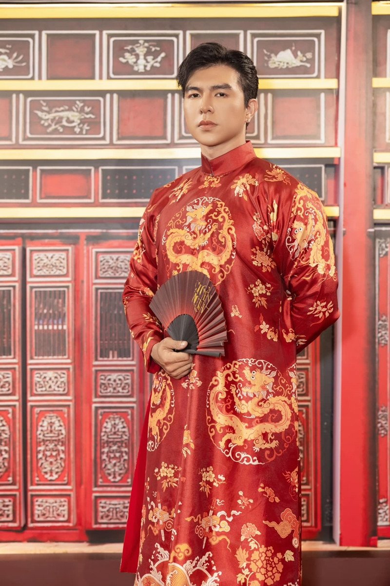 Mỹ nam 6 múi cao 1m78 hot nhất phim &#39;Mưa đỏ&#39; là ai? - 22