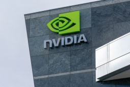 Nvidia tiếp tục lập kỷ lục doanh thu, vượt dự báo của Phố Wall
