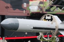 Ngắm dàn tên lửa đối hạm "Sông Hồng", tên lửa S-125-VT tại triển lãm thành tựu đất nước