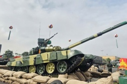 Tin tức trong ngày - Cận cảnh dàn xe tăng, xe thiết giáp, ngư lôi lần đầu xuất hiện tại triển lãm lớn nhất lịch sử