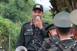 Bạn trẻ - Cuộc sống - Người thầy rèn nên những bước chân diễu binh đều tăm tắp