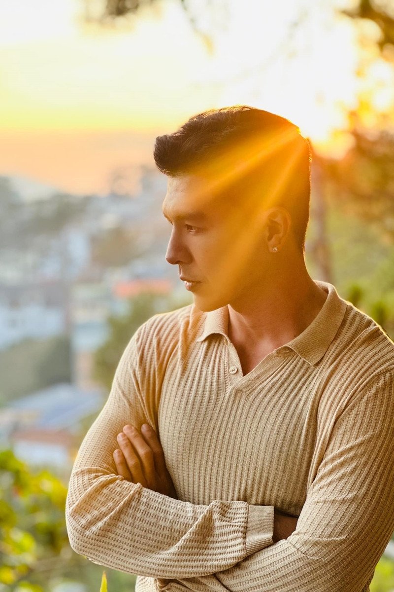 Mỹ nam 6 múi cao 1m78 hot nhất phim &#39;Mưa đỏ&#39; là ai? - 30