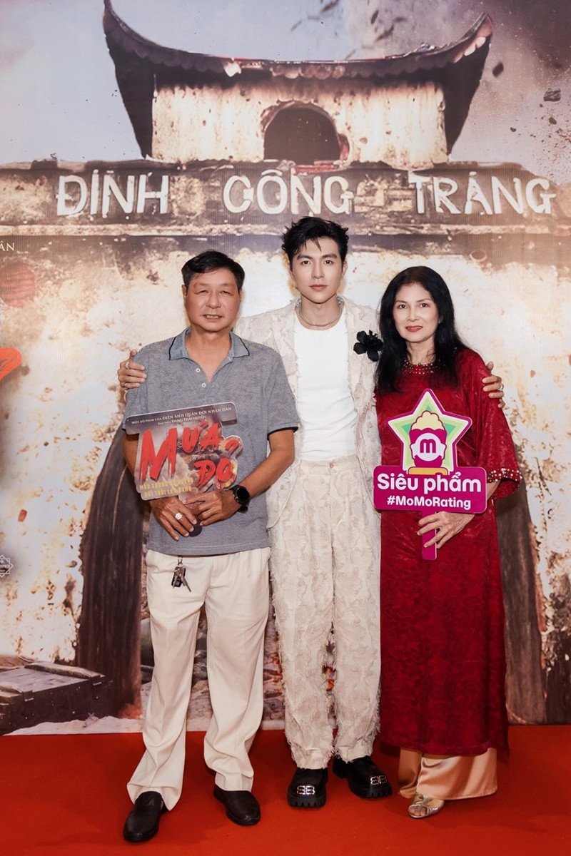Mỹ nam 6 múi cao 1m78 hot nhất phim &#39;Mưa đỏ&#39; là ai? - 3
