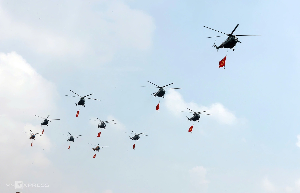 Tiêm kích trình diễn trên bầu trời Ba Đình - 15