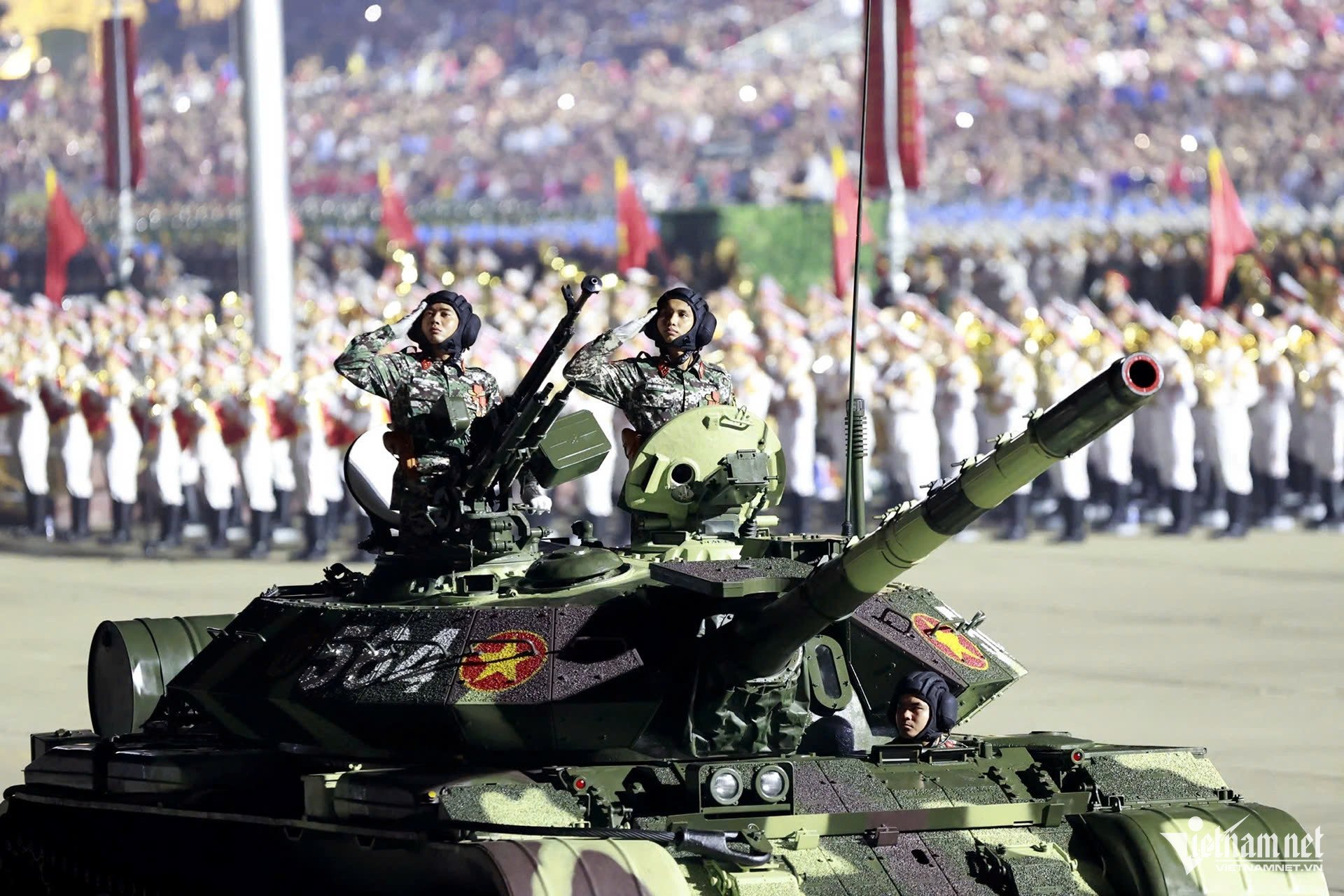 Các khối diễu binh tỏa ra các tuyến phố Hà Nội, chung vui với nhân dân - 101