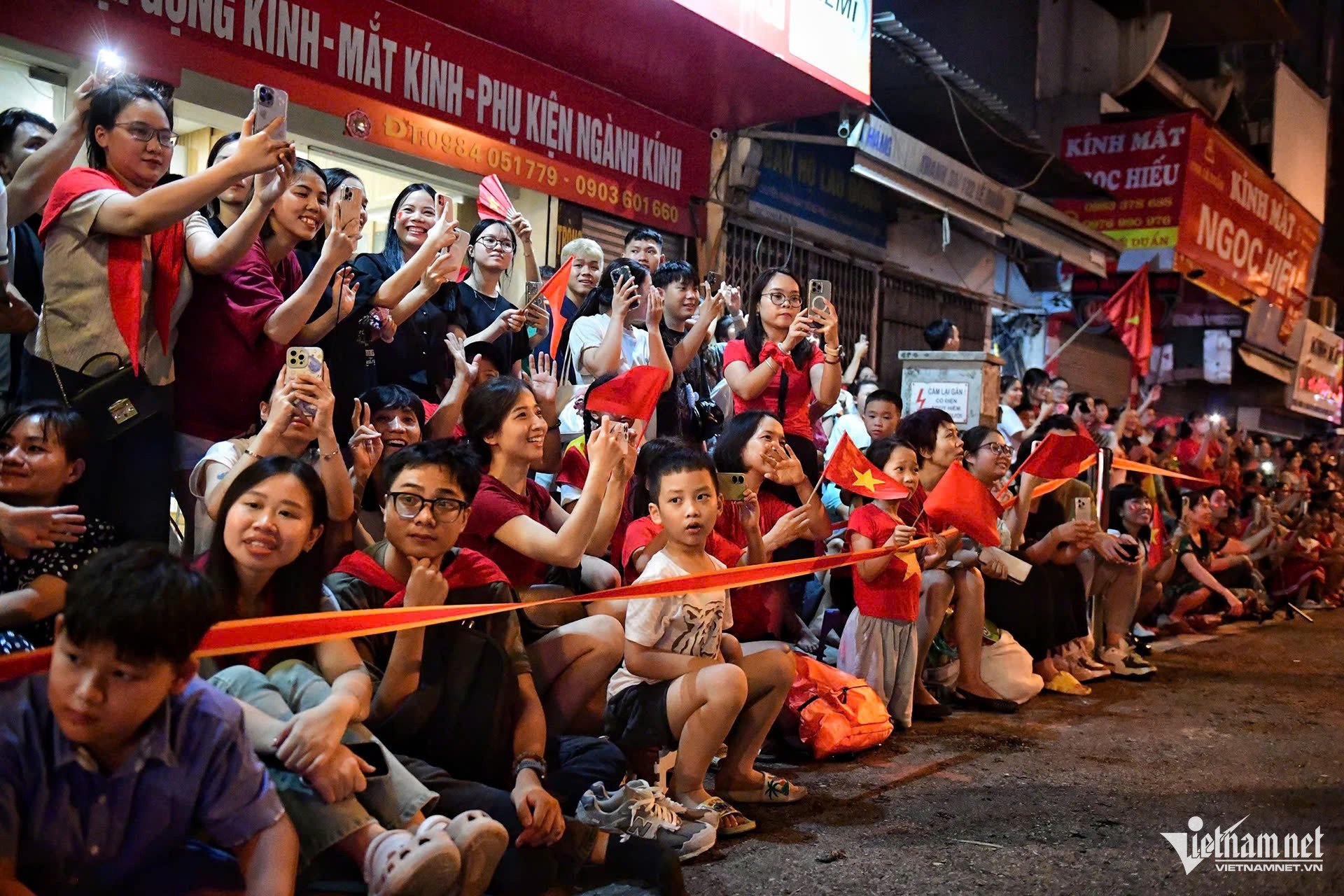 Các khối diễu binh tỏa ra các tuyến phố Hà Nội, chung vui với nhân dân - 105