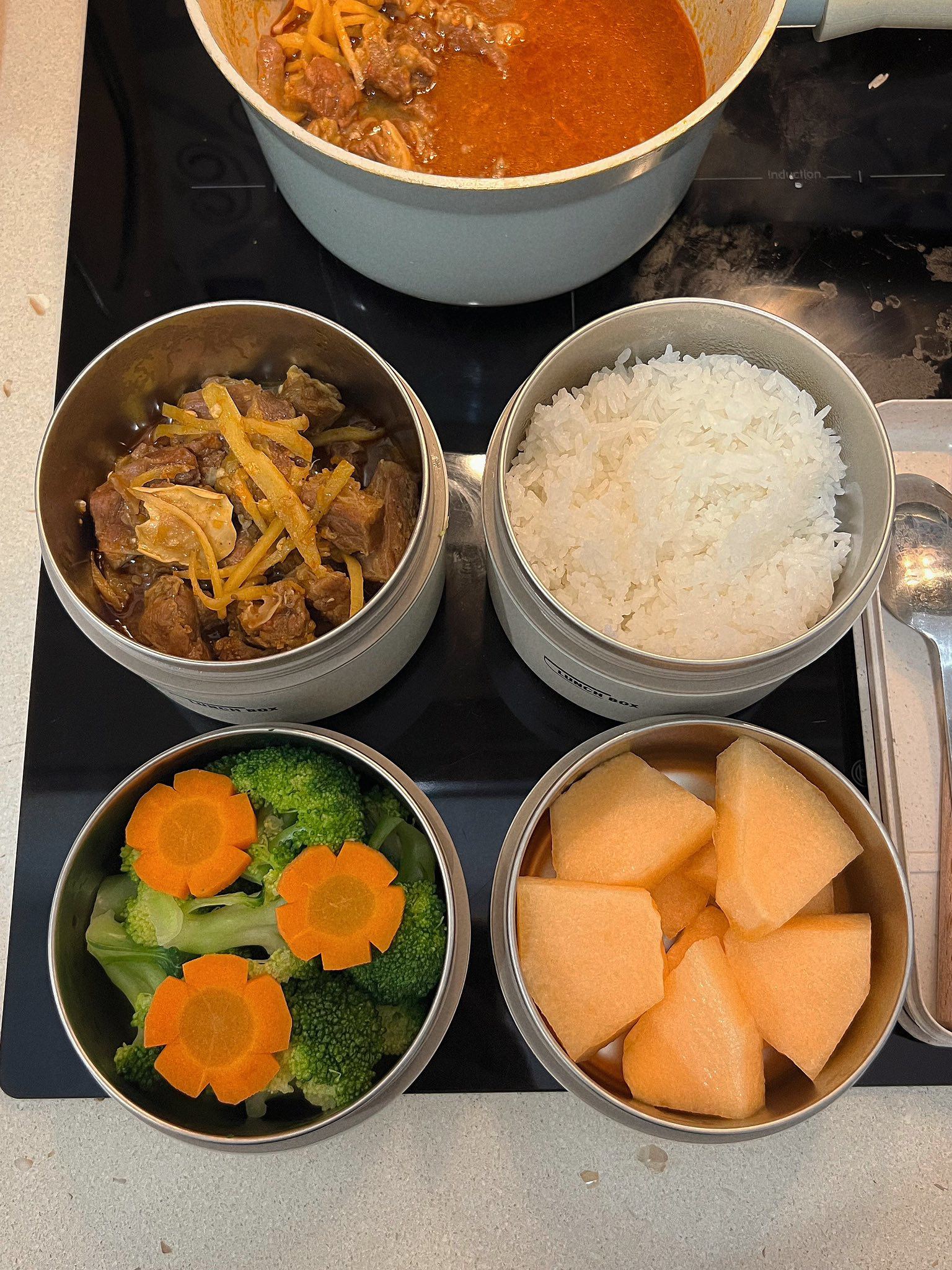 Bò kho gừng - Rau củ luộc - Dưa vàng