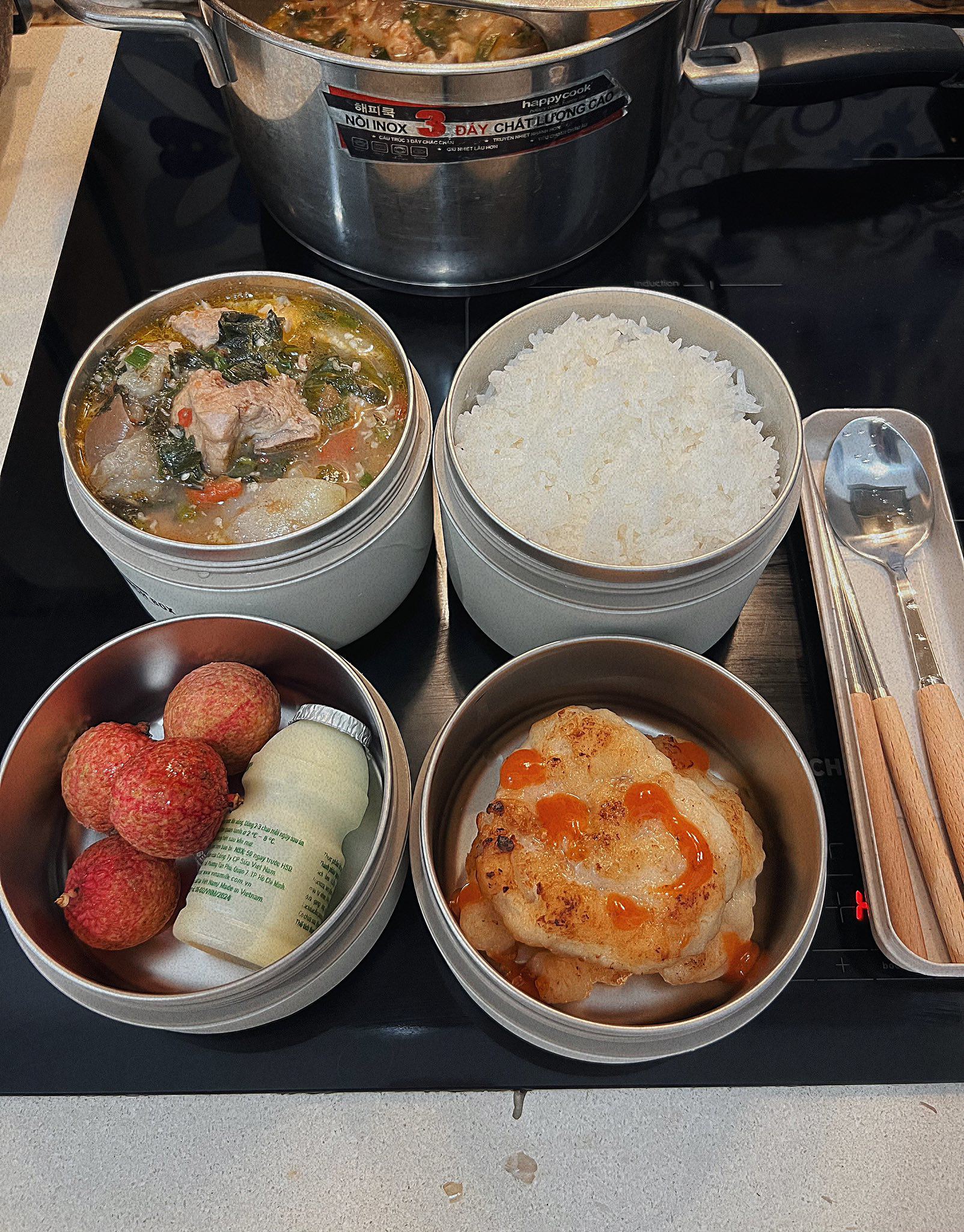 Canh cà bung sườn - Chả mực - Vải&nbsp;