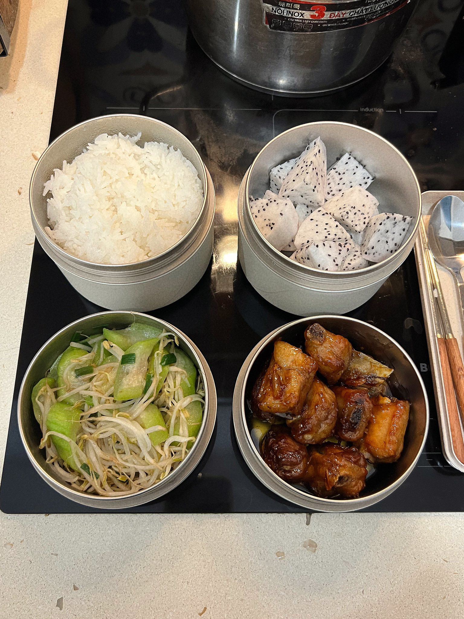 Mướp xào giá - Sườn xào chua ngọt - Thanh long