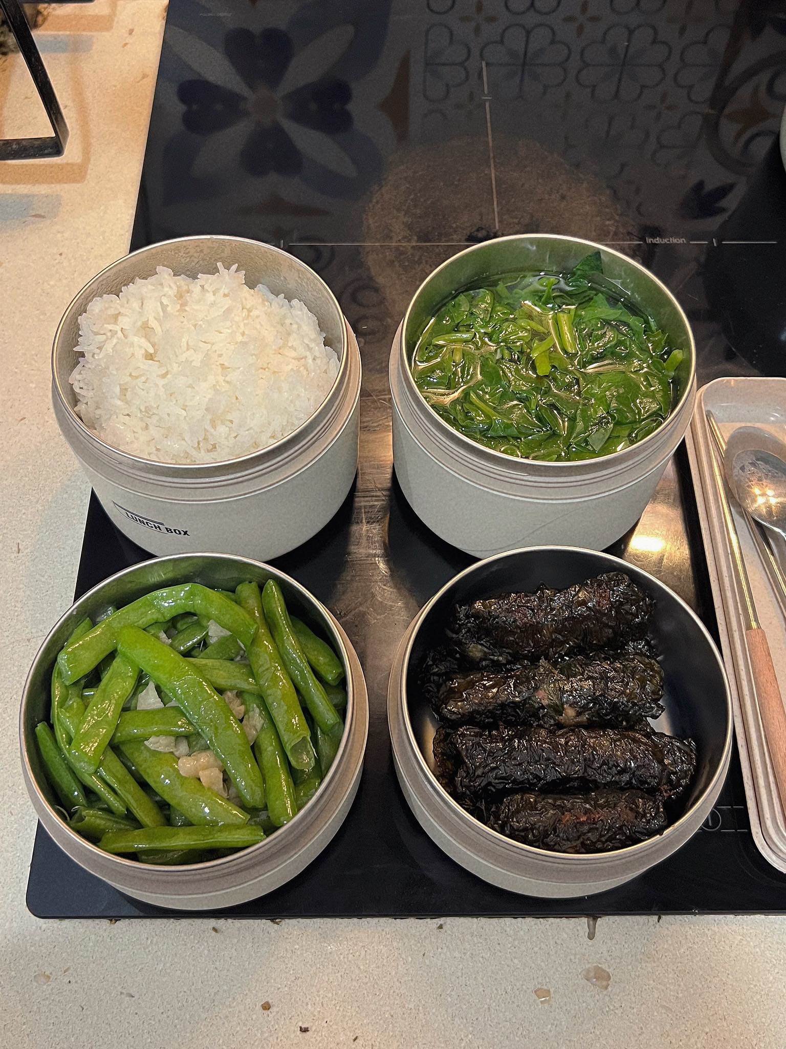 Canh mùng tơi - Đồ xào - Chả lá lốt
