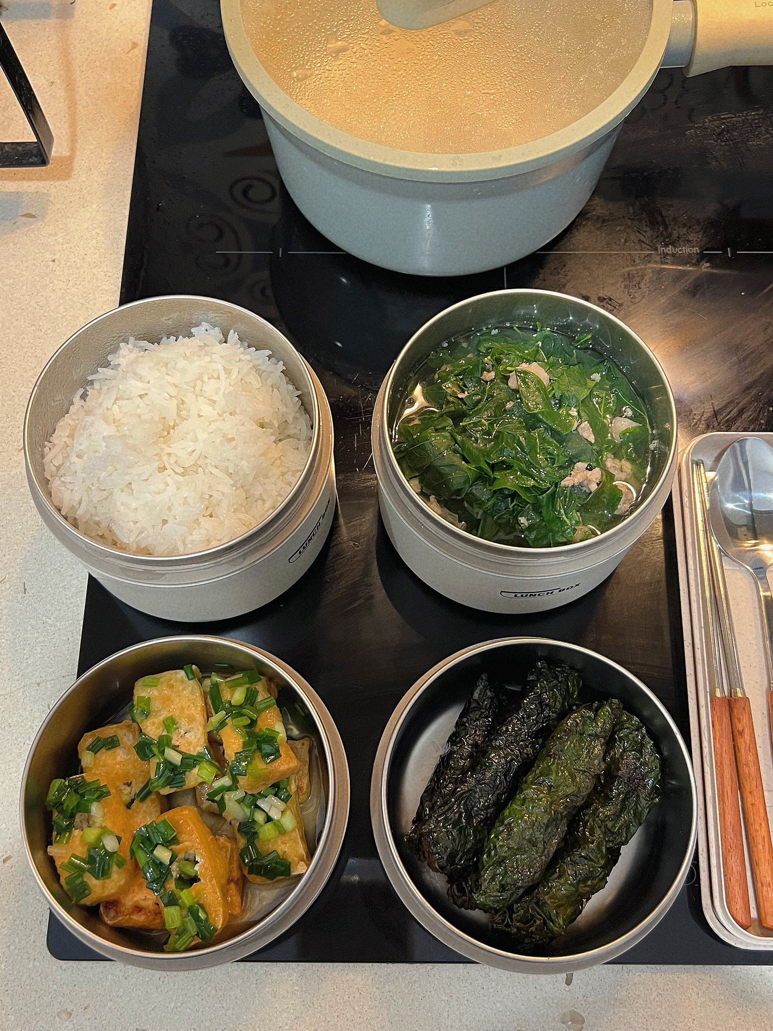 Canh rau ngót nấu thịt băm - Chả lá lốt - Đậu phụ tẩm hành