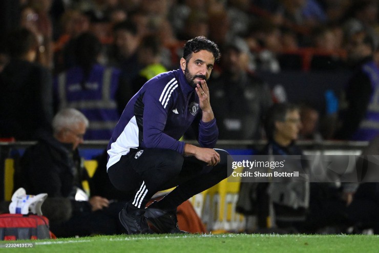 HLV Amorim gặp vấn đề lớn