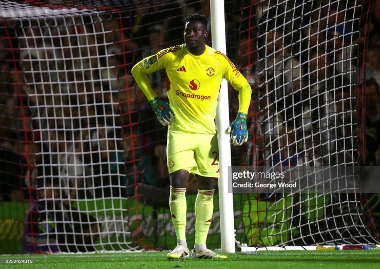 Thủ môn Onana gây thất vọng