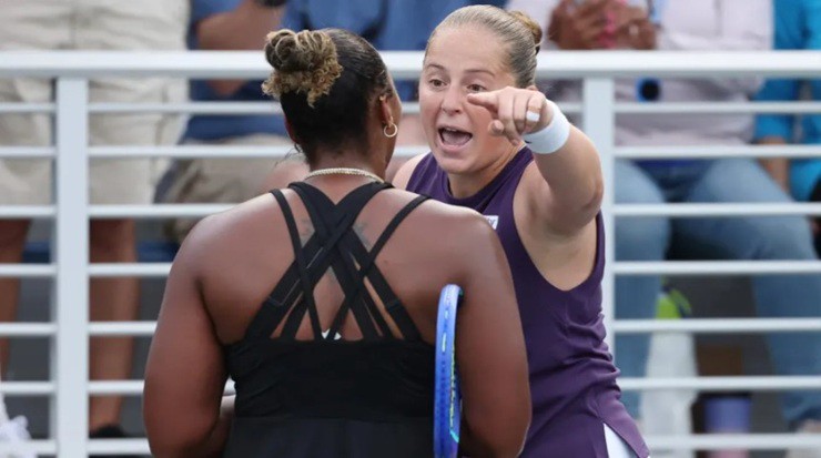 Ostapenko nổi giận dữ dội với Townsend tại vòng hai US Open