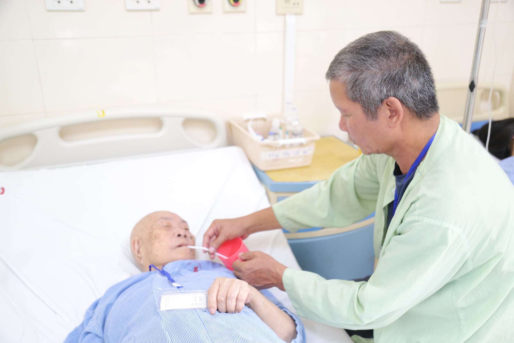 Cụ bà 96 tuổi vừa được phẫu thuật thành công.