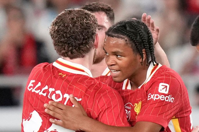 Ngumoha được khen đỉnh hơn Yamal, Liverpool đang quá mơ mộng? - 5