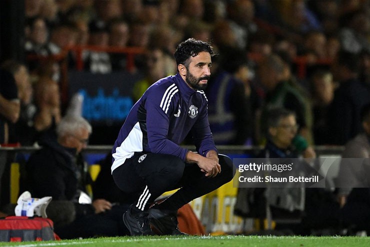 Amorim đang tự cô lập mình ở MU