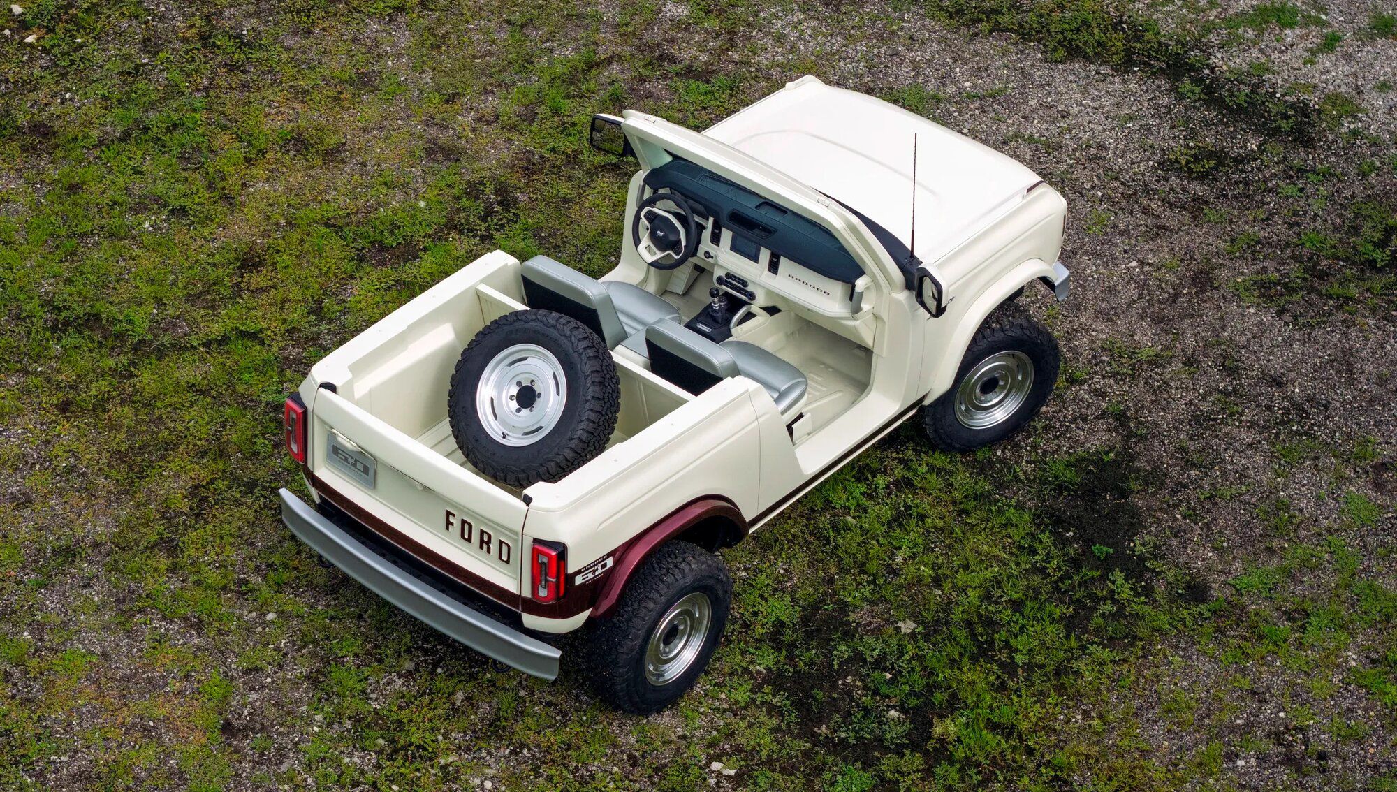 Ford Bronco được làm lại theo phong cách hoài cổ - 7