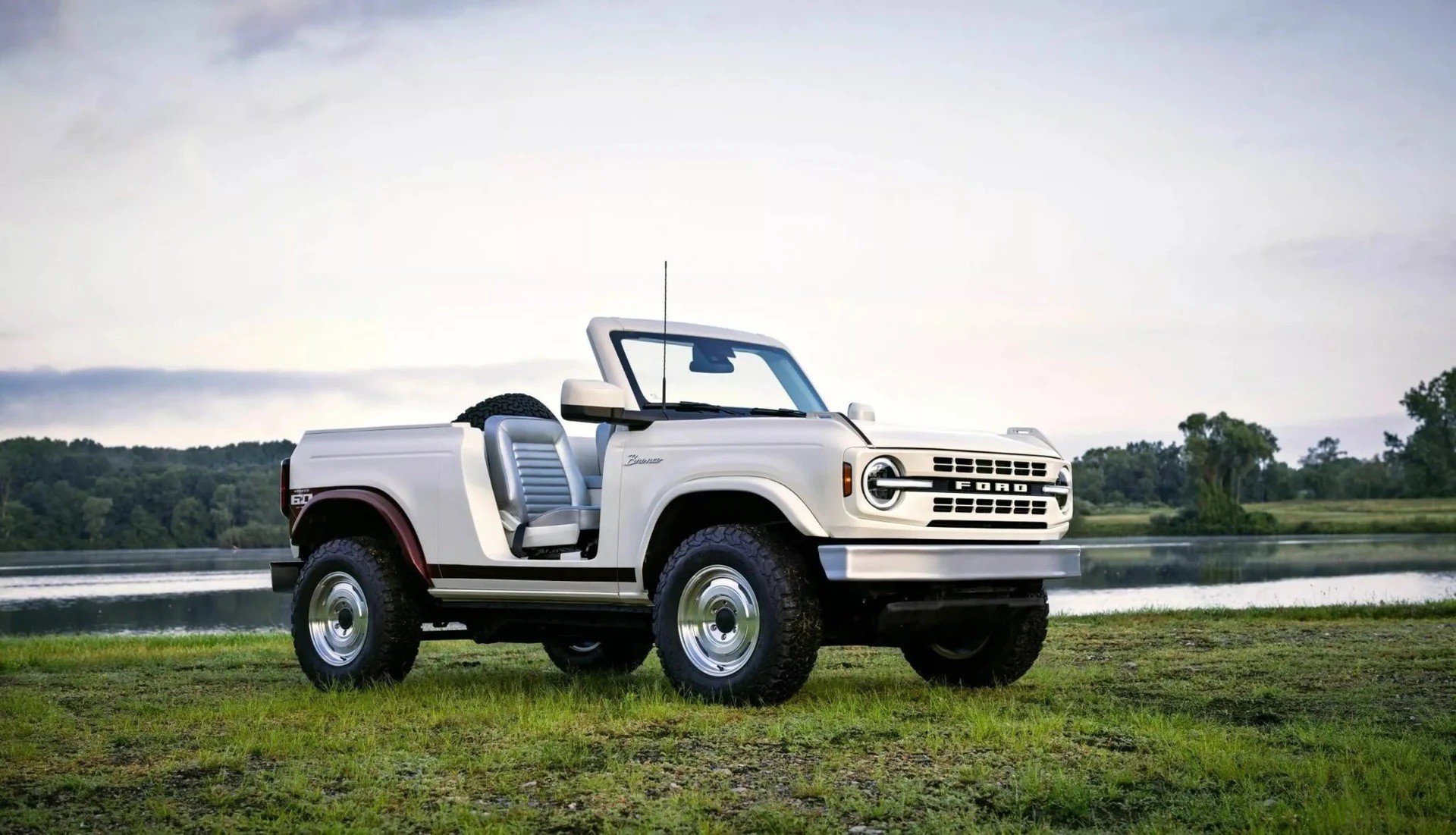 Ford Bronco được làm lại theo phong cách hoài cổ - 3