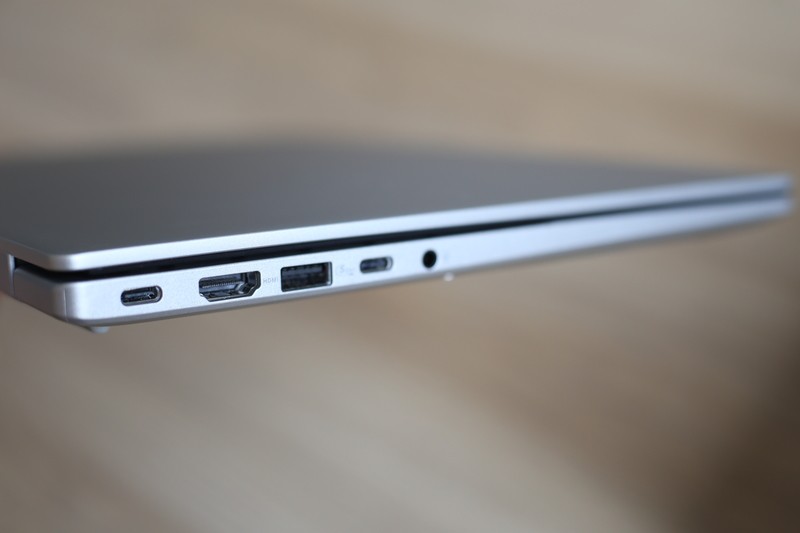 Bộ đôi laptop AI mỏng, nhẹ cho mùa tựu trường - 11