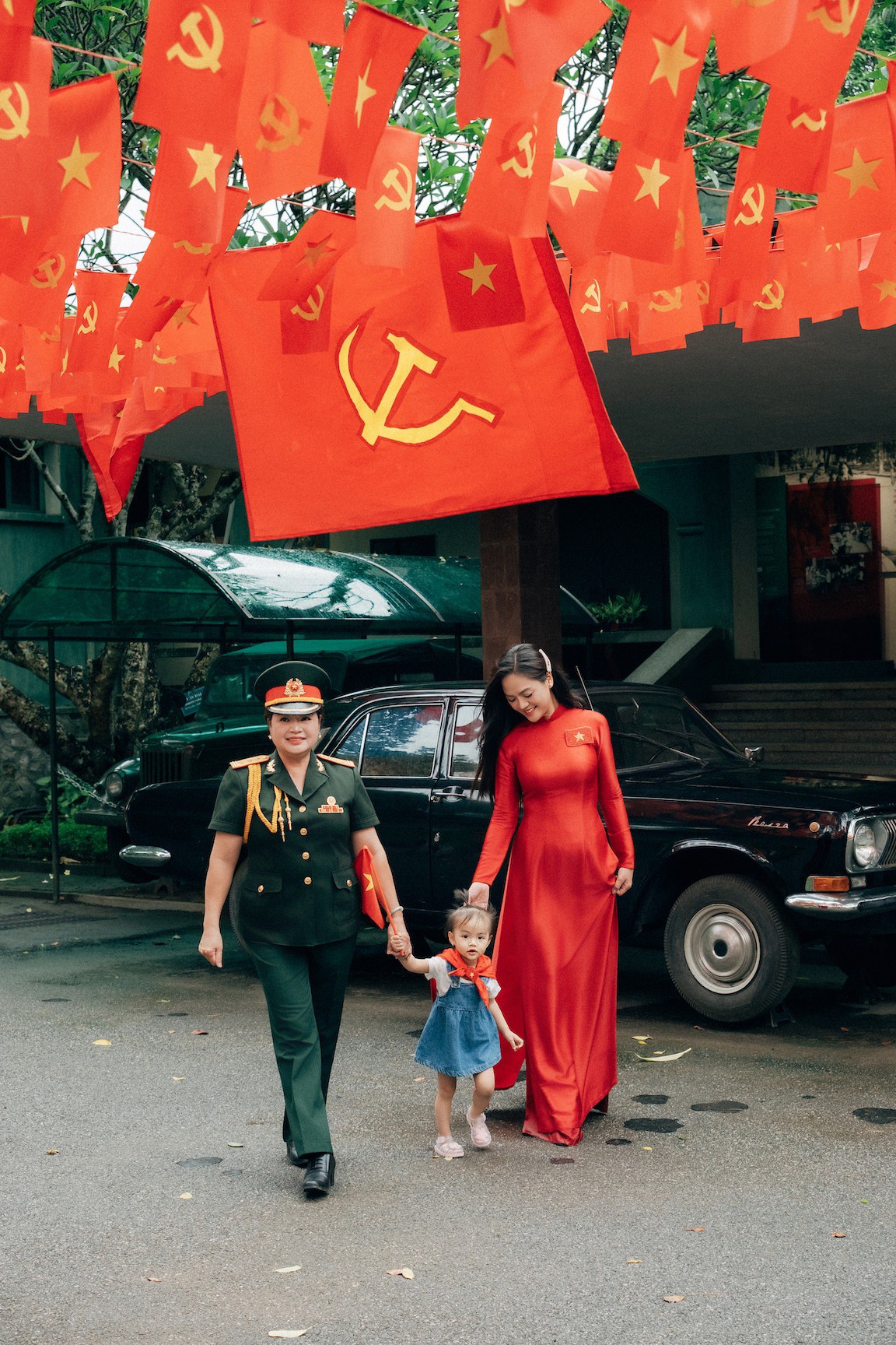 Diễn viên Thu Quỳnh tiết lộ mẹ ruột là Thượng tá quân đội, 'sĩ đến hết đời' với A80 - 4