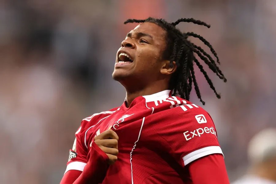 Ngumoha được khen đỉnh hơn Yamal, Liverpool đang quá mơ mộng? - 3