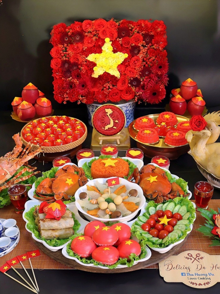 Chị Hương gọi đây là "mâm cỗ yêu nước". Ảnh: Vũ Thu Hương