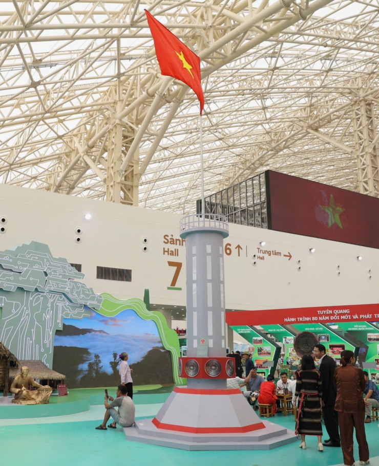 Những biểu tượng du lịch nổi tiếng của Việt Nam tại Triển lãm quốc gia - 7