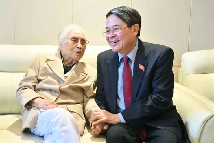 Phó Chủ tịch Quốc hội Nguyễn Đức Hải đã đến thăm nguyên Phó Chủ tịch nước Nguyễn Thị Bình. Ảnh: Quốc hội