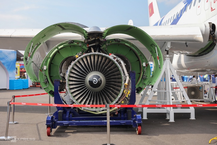 Trưng bày chuyên cơ chở Chủ tịch Hồ Chí Minh - 12