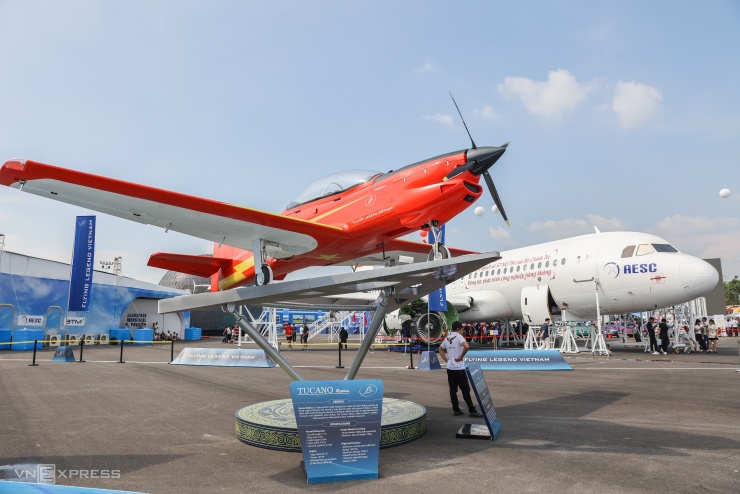 Trưng bày chuyên cơ chở Chủ tịch Hồ Chí Minh - 14