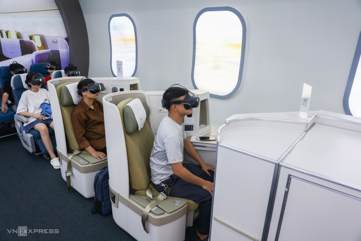 Trưng bày chuyên cơ chở Chủ tịch Hồ Chí Minh - 18