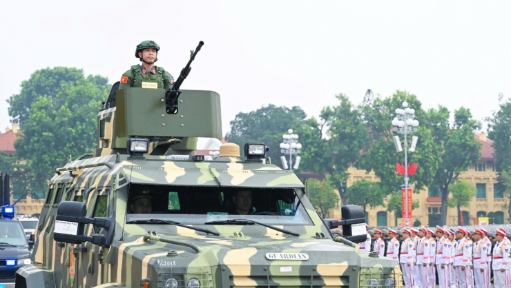Cận cảnh dàn 'quái thú' chống đạn hộ tống, bảo vệ nguyên thủ tham gia diễu binh tại Đại lễ A80 - 1