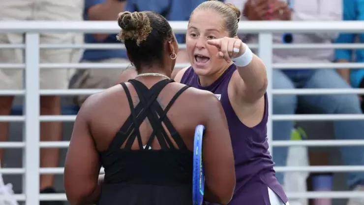 Ostapenko và Townsend tạo nên màn khẩu chiến tại giải Mỹ mở rộng. Ảnh: WTA