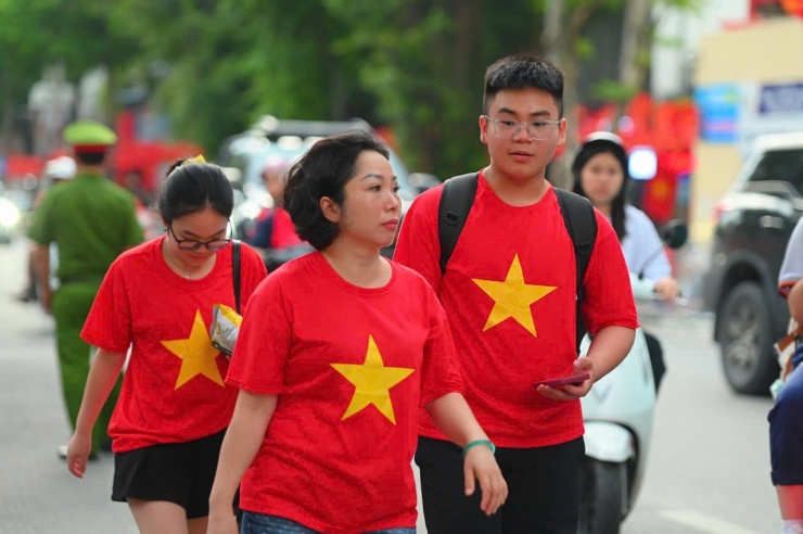 Nghìn người háo hức chờ đón Tổng duyệt diễu binh, diễu hành - 4