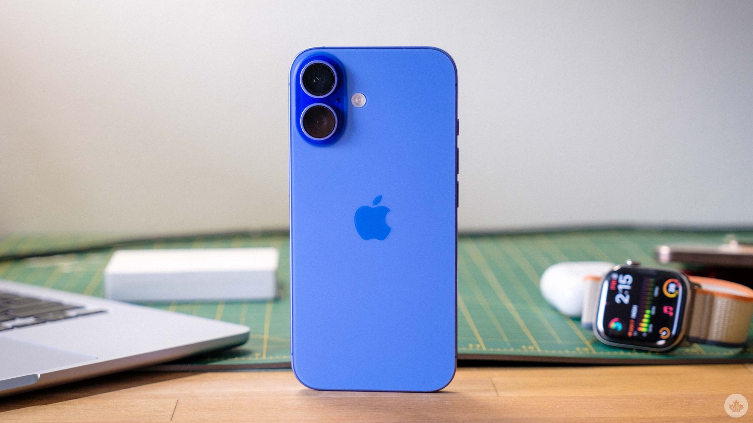So sánh Galaxy Z Flip 7 và iPhone 16: Flagship nào đáng mua 2025? - 8