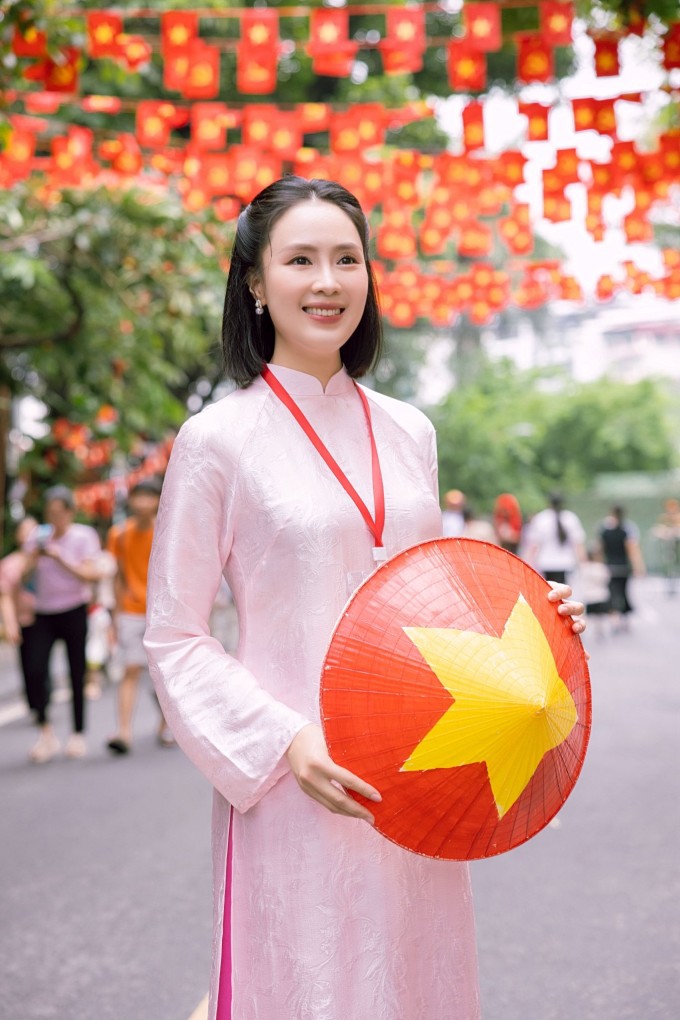 Hồng Diễm trân trọng từng khoảnh khắc khi tham gia tập duyệt cho lễ diễu binh kỷ niệm 80 năm Quốc khánh.