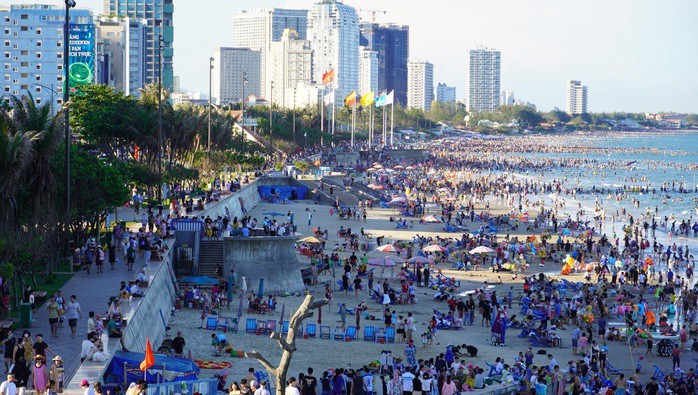 Mỗi dịp Lễ, Tết, Vũng Tàu đón lượng khách rất đông, đây là cơ hội cho kẻ lừa đảo đặt phòng giá rẻ