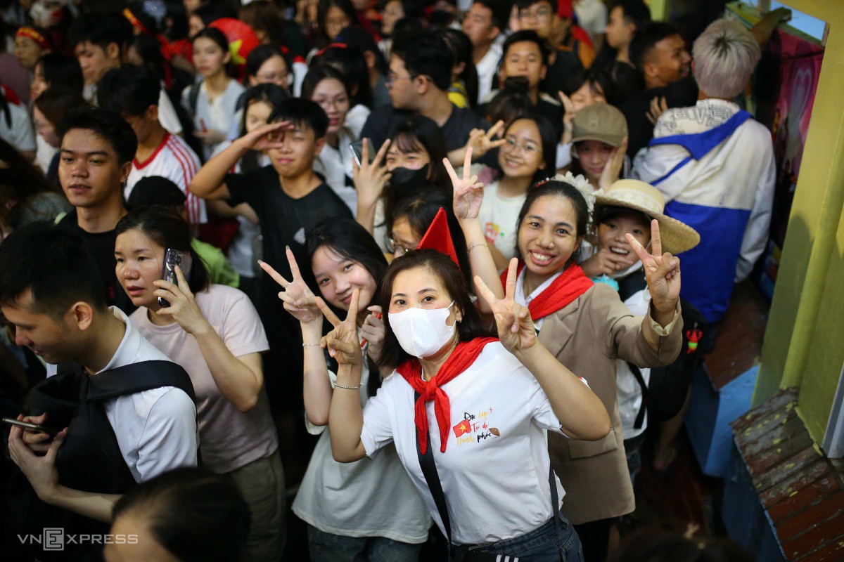 Phần lớn là các bạn trẻ. Ảnh: Phạm Chiểu