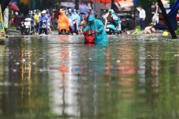 Tin tức trong ngày - Miền Bắc, miền Trung đón mưa rất lớn từ chiều tối nay