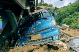 Tin tức trong ngày - 30 phút lũ quét kinh hoàng tràn qua, hàng chục người mất nhà