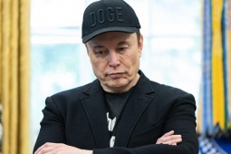 Doanh số xe điện Tesla của Elon Musk cắm đầu lao dốc, đối thủ Trung Quốc tăng gấp 3 lần