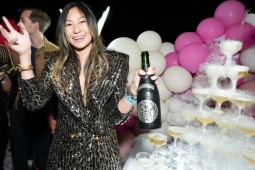 Bất ngờ cách tiêu tiền của tỷ phú trẻ nhất thế giới: Tiết kiệm từng bữa ăn nhưng sẵn sàng chi chục triệu USD vào việc này