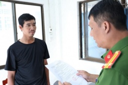 Đâm tài xế xe ôm để cướp xe máy khi về thăm bạn gái