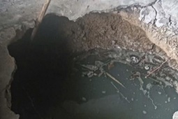 Tin tức trong ngày - Xuất hiện ‘hố tử thần’ giữa nhà, gia đình ở Lạng Sơn di dời khẩn cấp