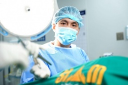 Dr. Lukas - Bậc thầy về phẫu thuật thẩm mỹ tầng sinh môn và trẻ hóa “tiểu eva” tại SIAM Thailand