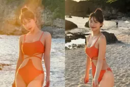 Thời trang - Ngắm "nữ thần cổ vũ" khoe dáng nét căng với bikini trên biển